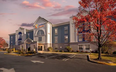 Photo 2 - Comfort Suites East Brunswick - South River