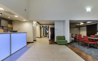 Photo 5 - Holiday Inn Express Hotel & Suites South Bend by IHG