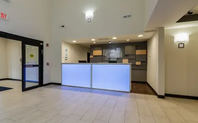 Photo 3 - Holiday Inn Express Hotel & Suites South Bend by IHG