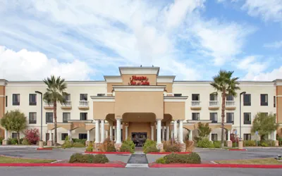 Photo 2 - Hampton Inn And Suites Hemet