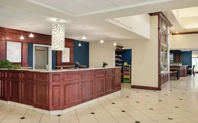 Photo 3 - Hilton Garden Inn Dubuque Downtown