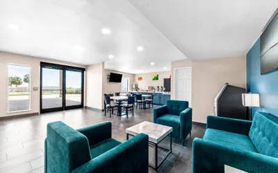 Photo 3 - Quality Inn & Suites Port Lavaca near Lighthouse Beach