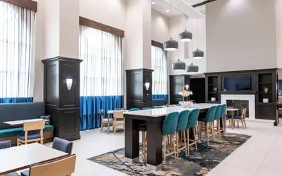 Photo 4 - Hampton Inn & Suites Effingham