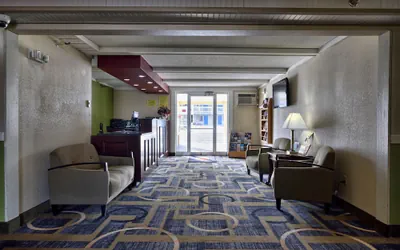 Photo 3 - Super 8 by Wyndham Bangor
