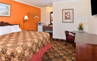 Photo 4 - Americas Best Value Inn & Suites Klamath Falls