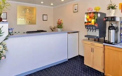 Photo 3 - Americas Best Value Inn & Suites Klamath Falls