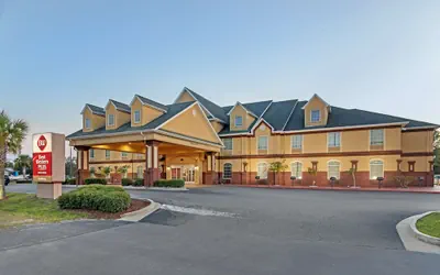 Photo 2 - Best Western Plus Bradbury Inn & Suites