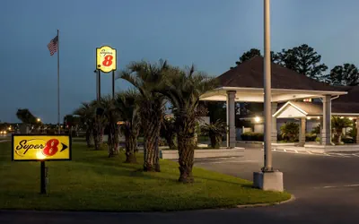 Photo 2 - Super 8 by Wyndham Hardeeville/Savannah North