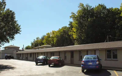 Photo 2 - Budget Host Golden Wheat Motel