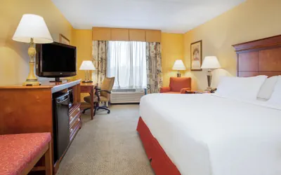 Photo 5 - Holiday Inn Express & Suites Bloomington by IHG
