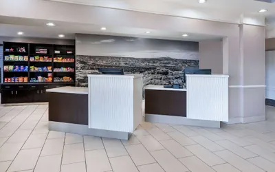 Photo 3 - La Quinta Inn & Suites by Wyndham Roswell