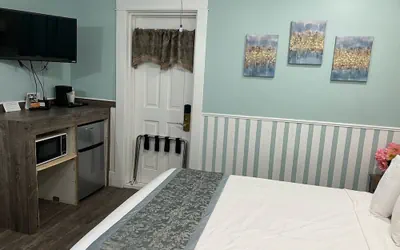 Photo 3 - Americas Best Value Inn & Suites Royal Carriage