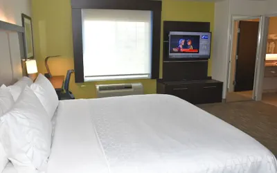 Photo 4 - Holiday Inn Express & Suites Evanston by IHG