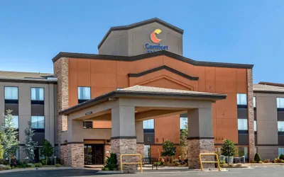 Photo 2 - Comfort Inn & Suites Pauls Valley - City Lake