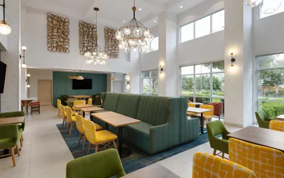 Photo 3 - Hampton Inn & Suites Sacramento-Airport-Natomas