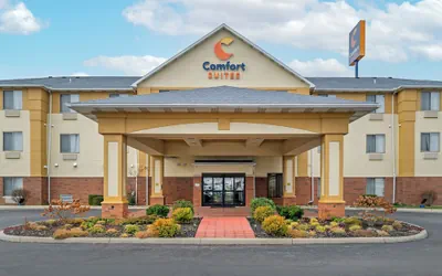 Photo 2 - Comfort Suites Findlay I-75 near Sports Complex