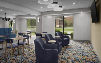 Photo 2 - Hampton Inn Lenoir City