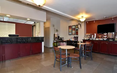 Photo 3 - Clackamas Inn & Suites