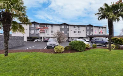 Photo 2 - Clackamas Inn & Suites
