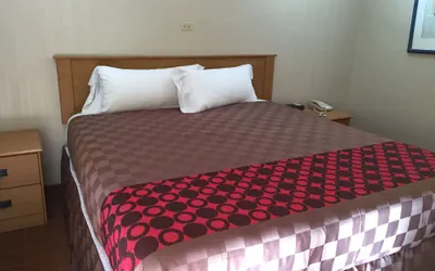 Photo 4 - Townhouse Inn & Suites