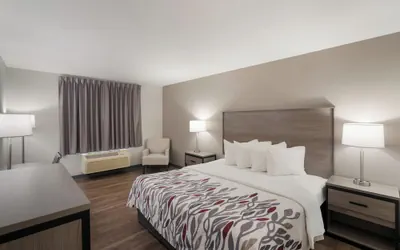 Photo 2 - Red Roof Inn & Suites Carrollton, GA–West Georgia