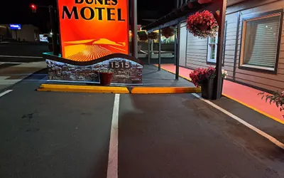 Photo 2 - Dunes Motel