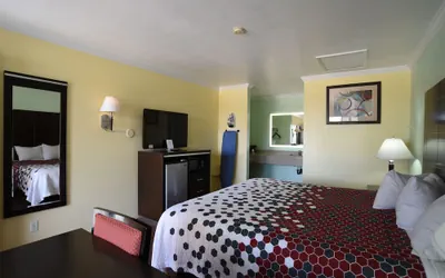Photo 4 - Morro Bay Beach Inn