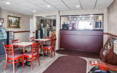 Photo 3 - Rodeway Inn Jersey City North