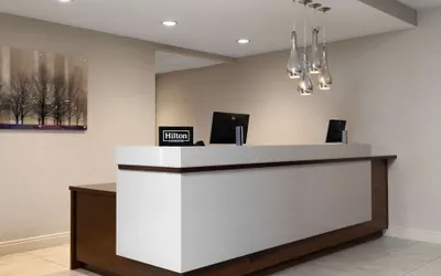 Photo 5 - DoubleTree by Hilton Pittsburgh Airport