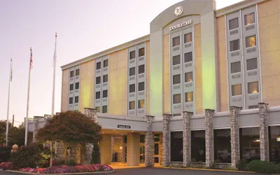Photo 2 - DoubleTree by Hilton Pittsburgh Airport
