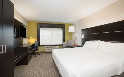 Photo 4 - Holiday Inn Express Hotel & Suites Ft. Collins by IHG