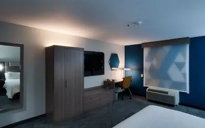 Photo 3 - Holiday Inn Express Hotel & Suites Enid - Highway 412 by IHG