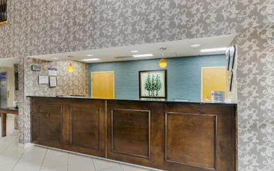 Photo 4 - Best Western Plus Richmond Hill Inn