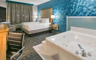 Photo 5 - Best Western Plus Houston Atascocita Inn & Suites