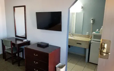 Photo 3 - Travelodge by Wyndham Barstow
