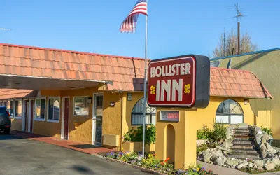 Photo 2 - Hollister Inn