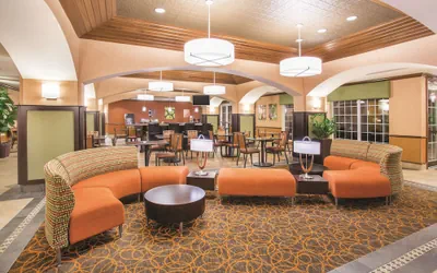 Photo 3 - La Quinta Inn & Suites by Wyndham Bentonville