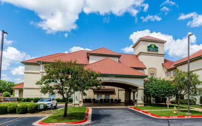 Photo 2 - La Quinta Inn & Suites by Wyndham Bentonville