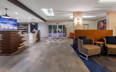 Photo 3 - Sleep Inn & Suites St Petersburg Gateway