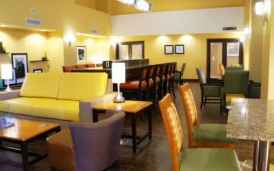 Photo 3 - Hampton Inn & Suites Kingman