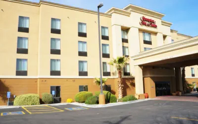 Photo 2 - Hampton Inn & Suites Kingman