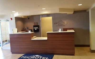 Photo 2 - Microtel Inn & Suites by Wyndham Bellevue/Omaha