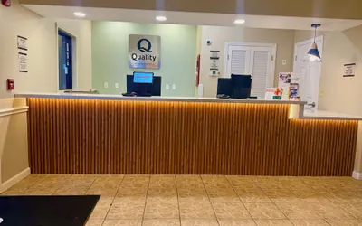 Photo 2 - Quality Inn & Suites Victoria South