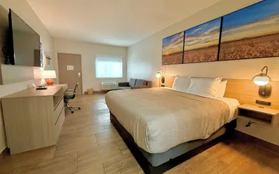 Photo 4 - Quality Inn & Suites Victoria South