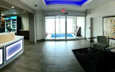 Photo 5 - Holiday Inn Express Hotel & Suites Decatur by IHG