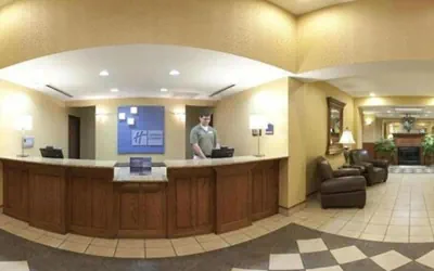 Photo 3 - Holiday Inn Express Hotel & Suites Paragould by IHG