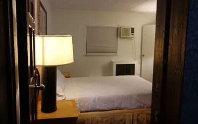 Photo 2 - Greenview Inn Riverhead