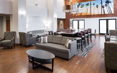 Photo 2 - Hampton Inn Los Angeles-Orange County-Cypress