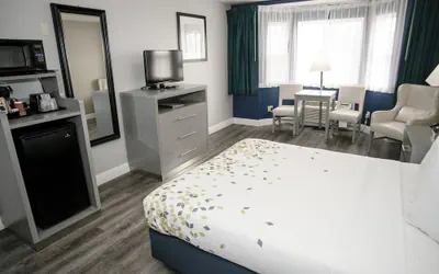 Photo 4 - Anchor Beach Inn
