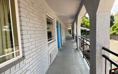 Photo 5 - Blue Star Inn Lafayette Near Airport I-10